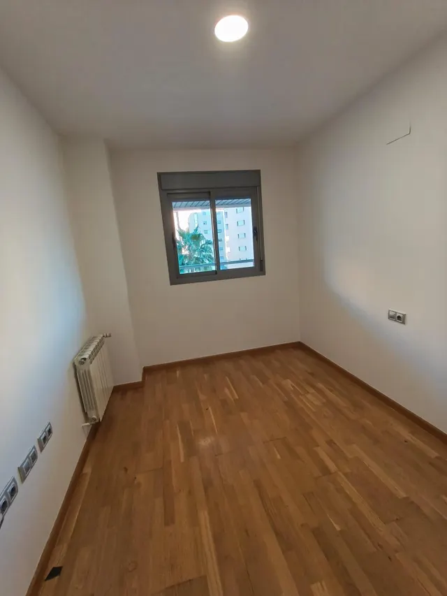 PISO DE 121 m2 CON DOS GRANDES TERRAZAS, PISCINA, GARAJE Y TRASTERO EN AVENIDA DE LA ILUSTRACIÓN — 23