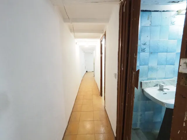 Se vende piso en Barcelona, zona el raval — 9