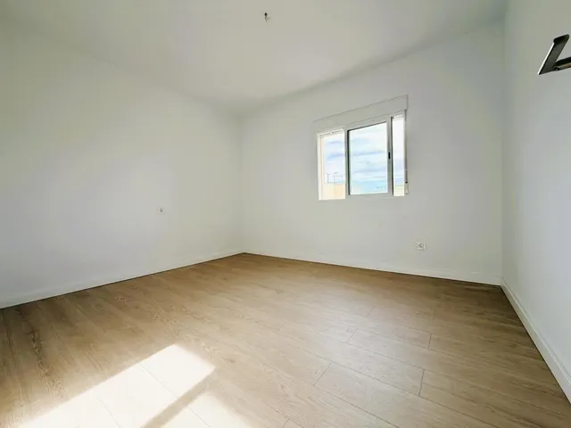 Piso de tres dormitorios reformado — 11