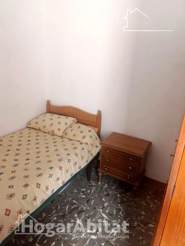 ACOGEDORA CASA CON 4 DORMITORIOS Y VISTAS AL CASTILLO — 14