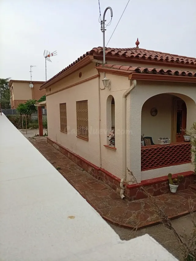 CASA EN LA MEJOR ZONA DE LA COLONIA — 4