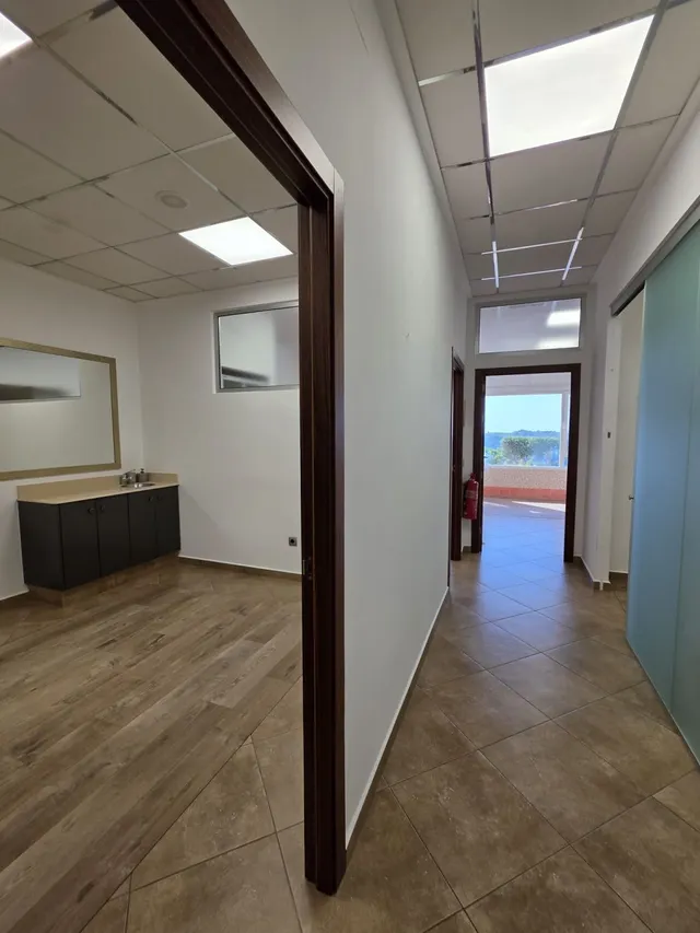 Local comercial con opción a vivienda en Benissa Pueblo : luz, amplitud y vistas al Peñón de Ifach y al Mar — 7