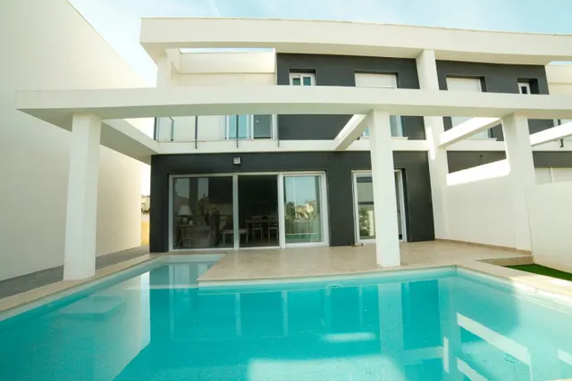 Chalet Mod. LINDA de hasta 4 dormitorios con parcela con jardin y piscina incluida — 42