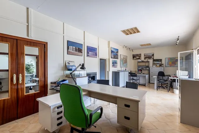 CASA CON NEGOCIO EN ALHENDIN — 11