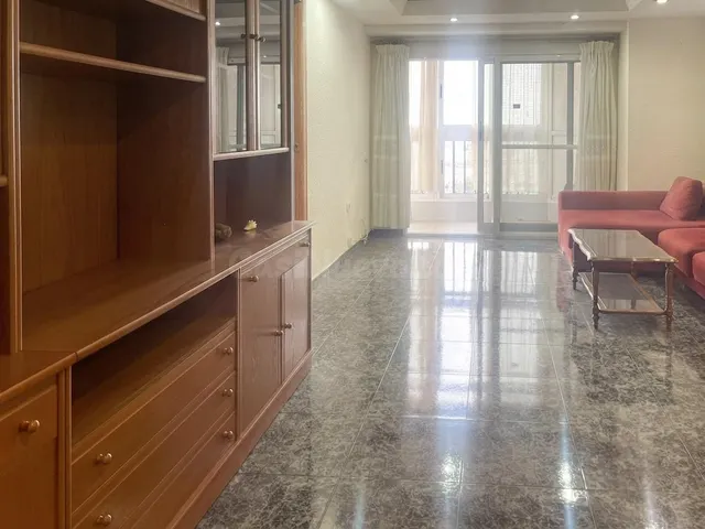EXCLUSIVA VIVIENDA CON IMPRESIONANTES VISTAS AL MAR Y AL PUE - foto 3