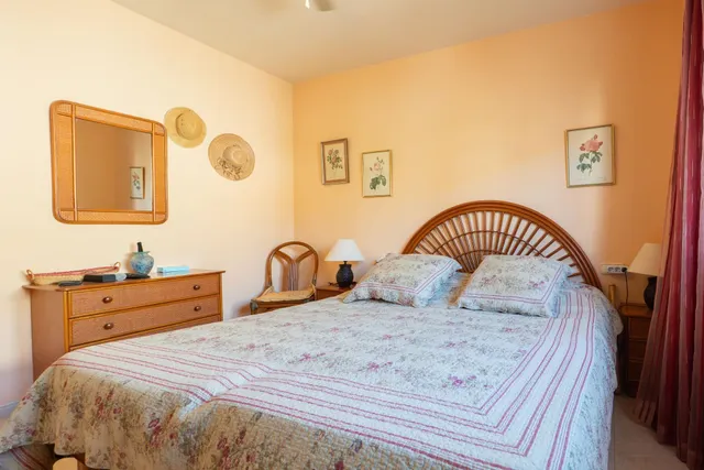 Casa en Riumar con parcela de 600 m2, piscina, garaje, jardín y parking para dos coches — 20