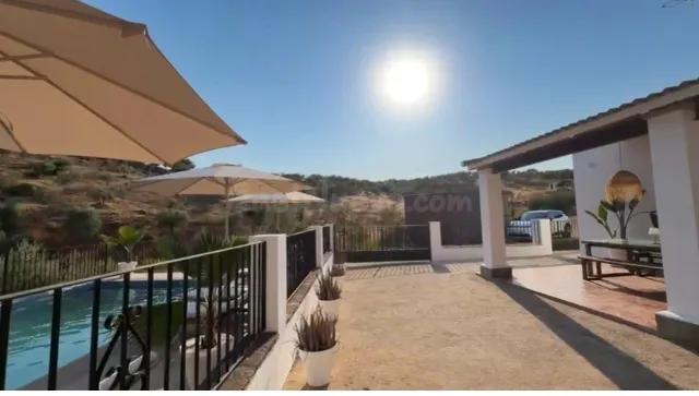 ¡¡¡Finca rústica con olivos, piscina y vistas espectaculares a la Sierra de Hornachuelos!!! — 2