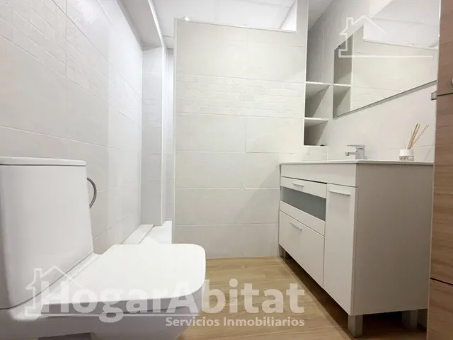 REFORMADO CON 4 DORMITORIOS Y BALCÓN — 39