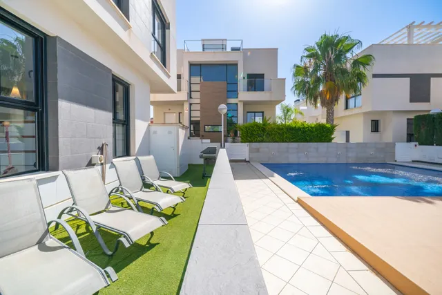 Villa 3 habitaciones 122m² en venta - Centro de la Ciudad Quesada — 40