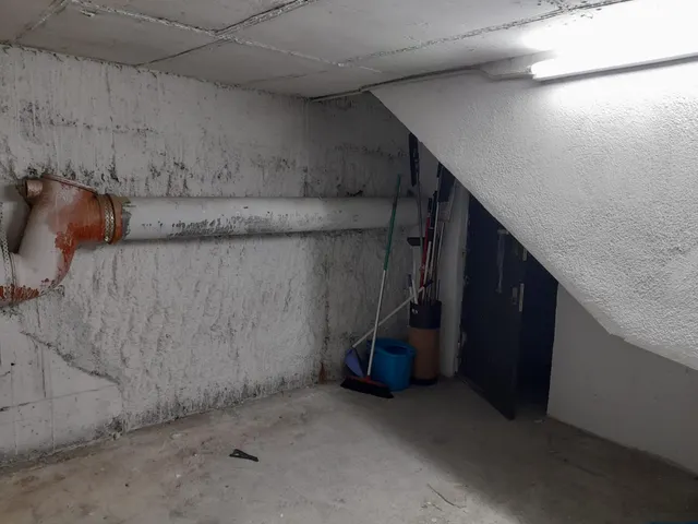 Gran plaza de parking con trastero en la Eixample de Mataró — 8