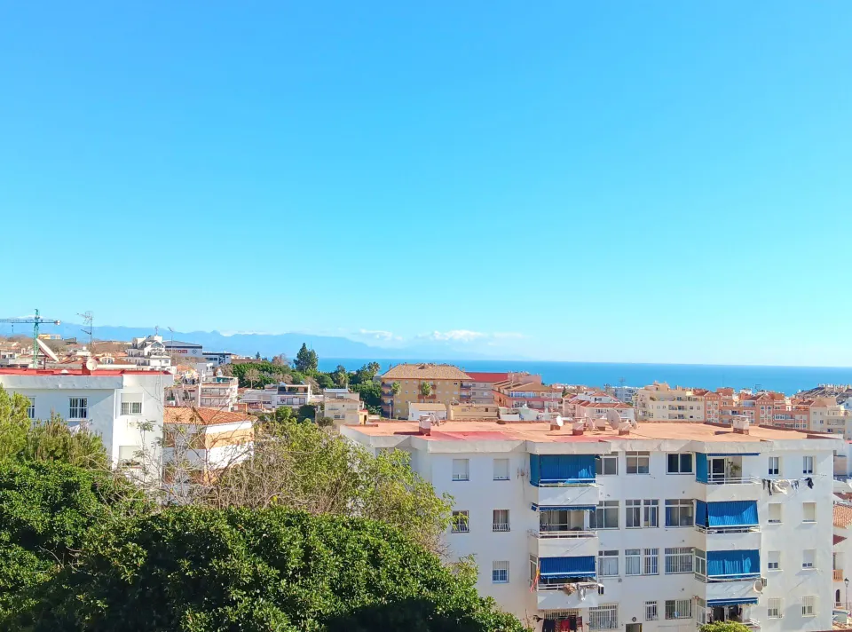 OPORTUNIDAD, amplio piso en Arroyo de la Miel, Benalmádena