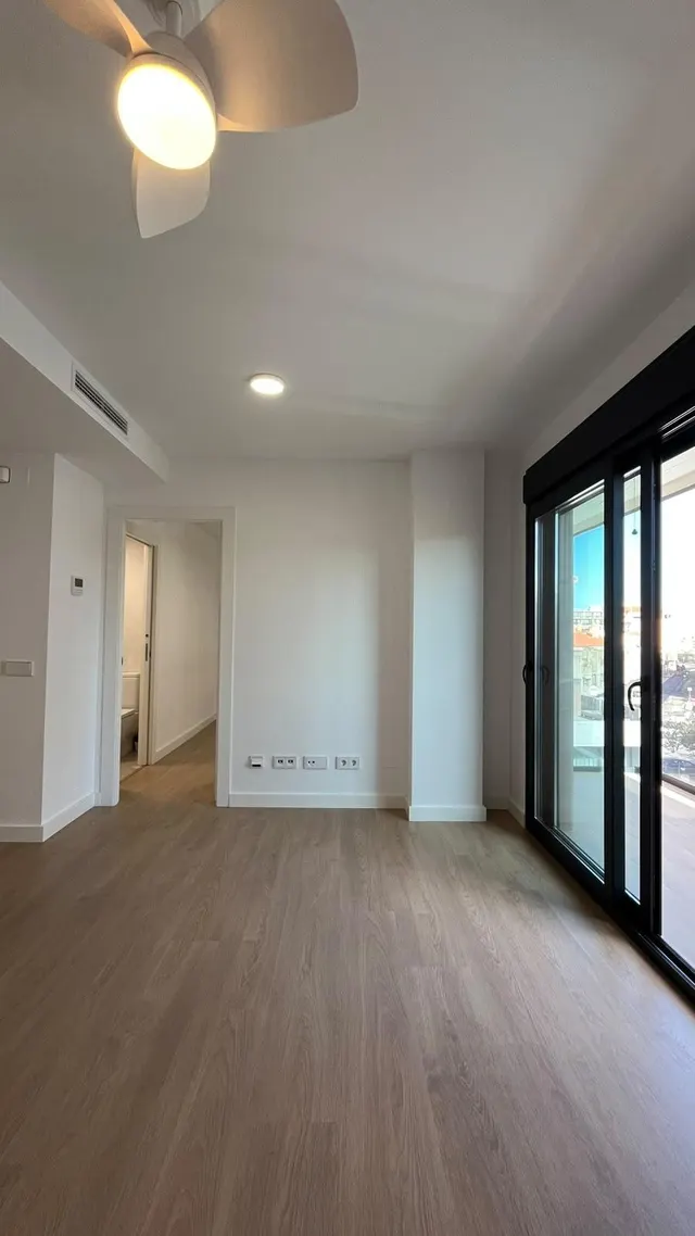 Alquiler de obra nueva con cocina con isla, balcón y piscina comunitaria — 14
