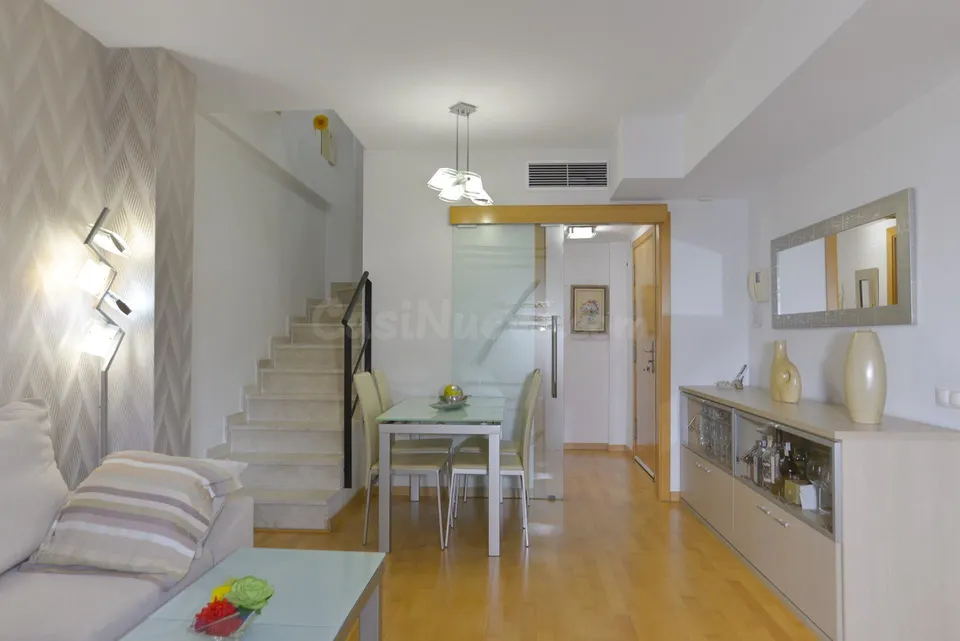 Dúplex seminuevo con  terraza- solárium en el centro de Gavà