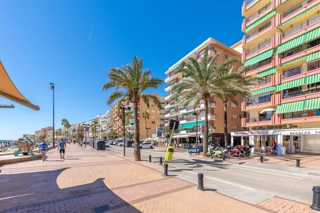 Piso con gran terraza de 29 m2 en segunda línea de playa – Fuengirola — 32