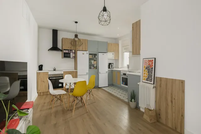✨ EXCLUSIVO PISO DE 253 m2 EN GRANADA CENTRO – 2.800 €/MES DE RENTABILIDAD — 21