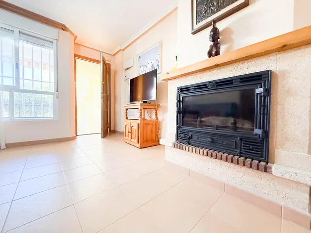 Tu casa en Santa Pola con chimenea y piscina — 9
