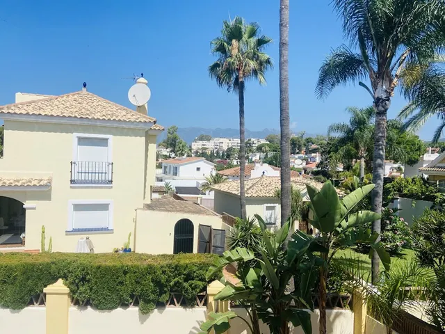 Villa 3 habitaciones 203m² en alquiler - Centro — 34