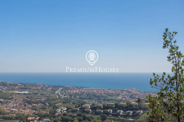 Espectacular Casa en Alella con Vistas al Mar y Dos Viviendas — 8
