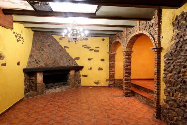 Espectacular casa en la plaza del pueblo de Cabanes (Castell - foto 2