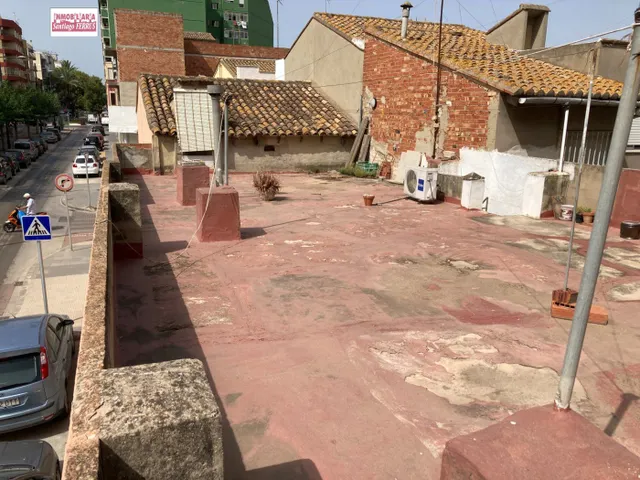 VENTA DE CASA EN BENIFAIO CHAFLAN SALIDA A DOS CALLES — 16