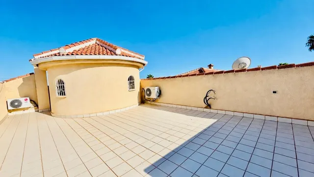 Villa 4 habitaciones 219m² en venta - Doña Pepa — 34