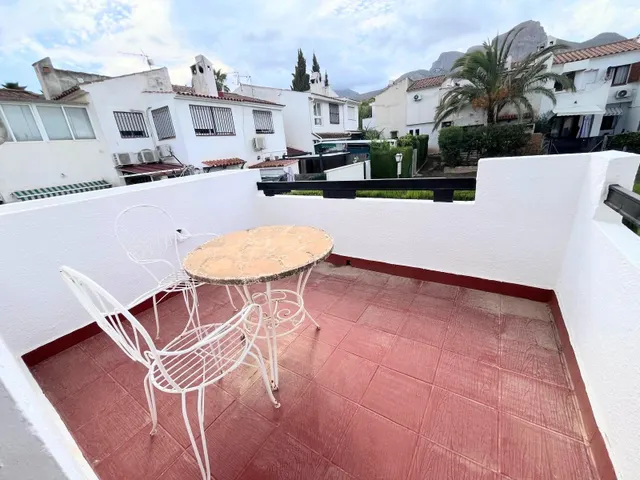 CASA ADOSADA REFORMADA, JARDIN, APARCAMIENTO, PISCINA COMUNITARIA, CHIMENEA, PARCIALMENTE AMUEBLADA — 19