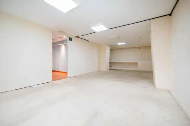 Local en venta en Avenida Argentina — 10