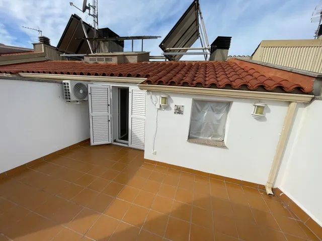 Dúplex céntrico en venta en Olesa de Montserrat, con terrazas y parking — 6