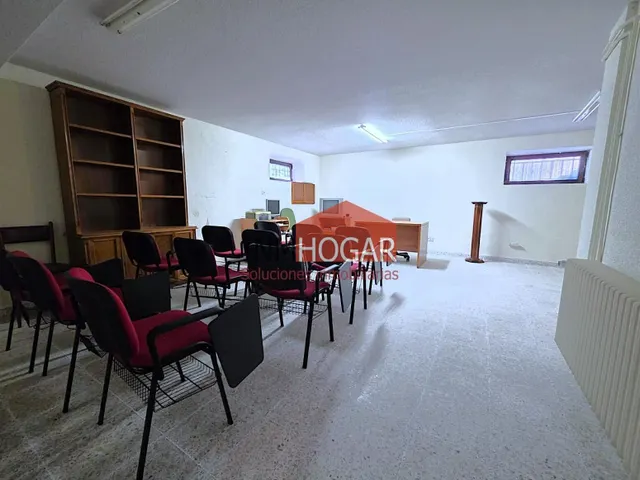 Exclusivo Chalet en Hervencias, Ávila - Un Oasis de Espacio y Tranquilidad — 19