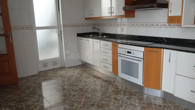 Se vende casa con bajo comercial — 2
