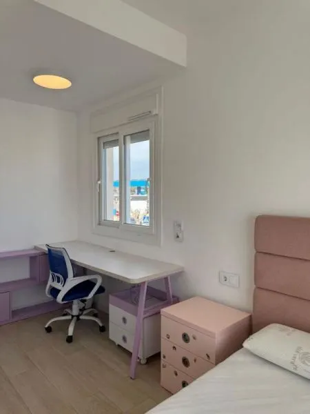 Casa 4 habitaciones 150m² en venta - Zona Pueblo — 24