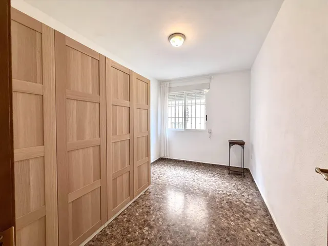 Piso de 4 habitaciones en alquiler en Torrent — 17