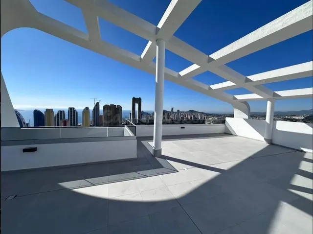 ÁTICO DÚPLEX EN EAGLE TOWER CON VISTAS INFINITAS DE BENIDORM - foto 2