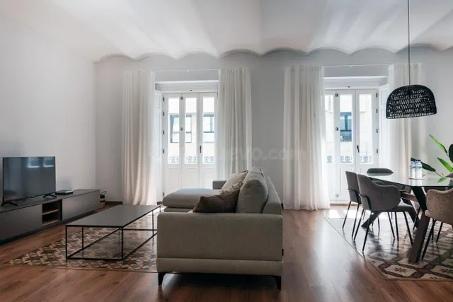 Exclusivo piso de 130 m2 y 4 dormitorios junto al Ayuntamiento de Valencia — 3