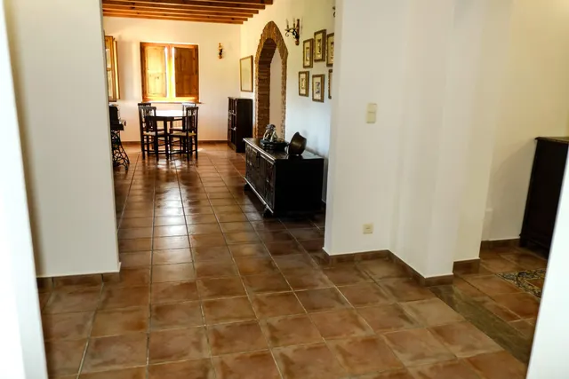 Casona rural con 12 habitaciones y 6.000 m2 de terreno — 12
