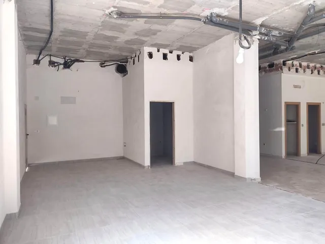 ¡Se alquila local comercial en Puente Tocinos! — 8