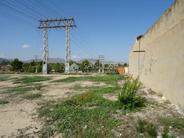 VENTA DE PARCELA URBANIZABLE EN ASPE - ALICANTE EN ZONA CENT - foto 4