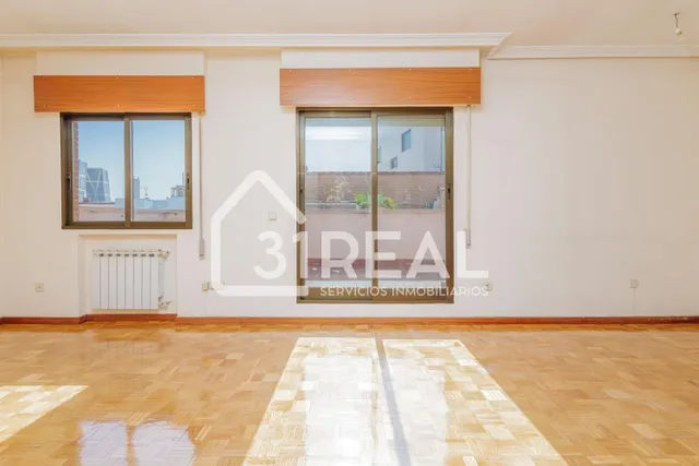 Ático duplex con terraza en Valdeacederas — 10