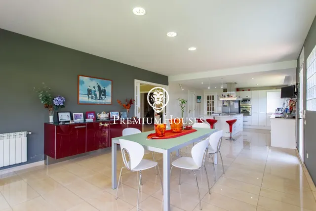 Exclusiva casa con jardín, piscina y espectaculares vistas al mar en Sant Andreu de Llavaneres — 15