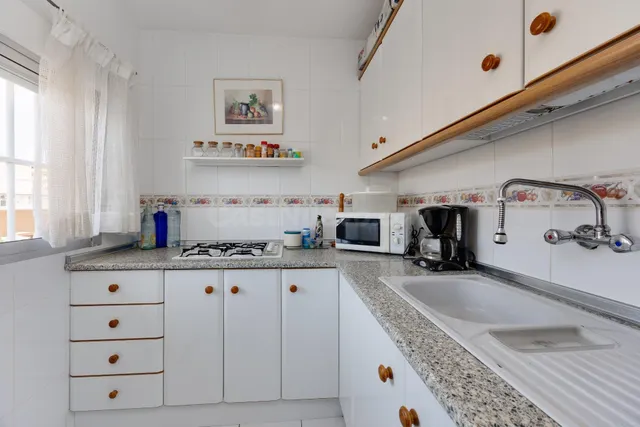 Apartamento de 1 dormitorio con parking comunitario a 240m de la Playa de La Mata — 16