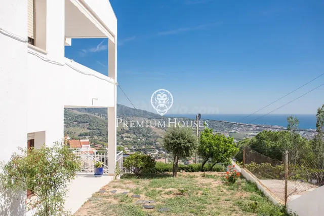 Espectacular Casa en Alella con Vistas al Mar y Dos Vivienda - foto 3