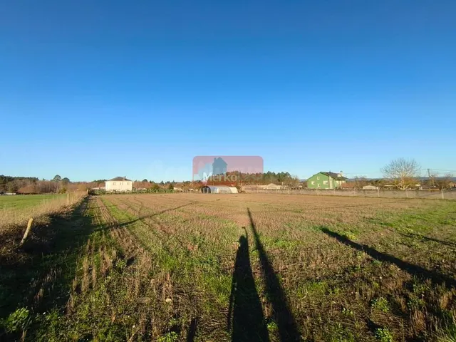 SE VENDE FINCA EDIFICABLE PARA CHALETS CERCA DE NADELA - foto 5