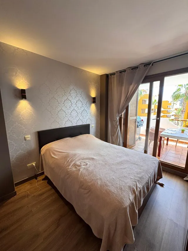 Apartamento con piscina comunitaria, Alicante, Torrevieja. 2 habitaciones, 80 m2, 500 metros del mar — 9