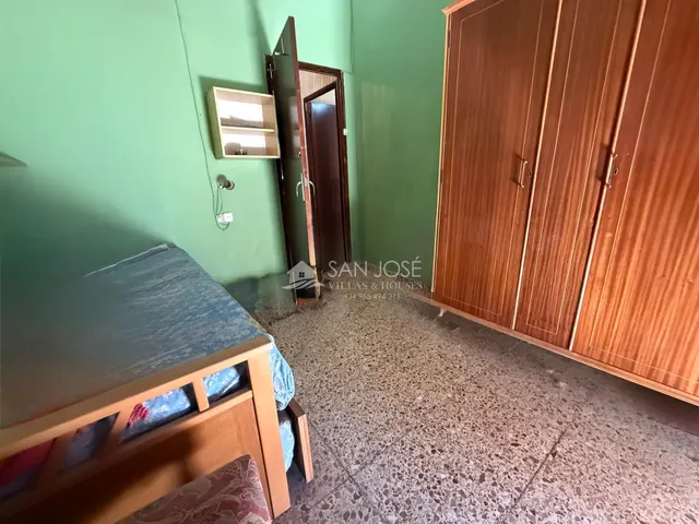 Amplia Casa en Monforte del Cid con Garaje doble y Terraza — 10