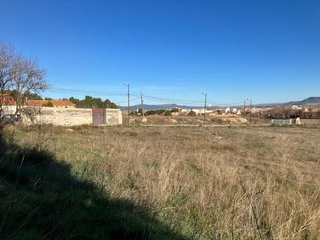 EXCELENTE PARCELA URBANA — 4