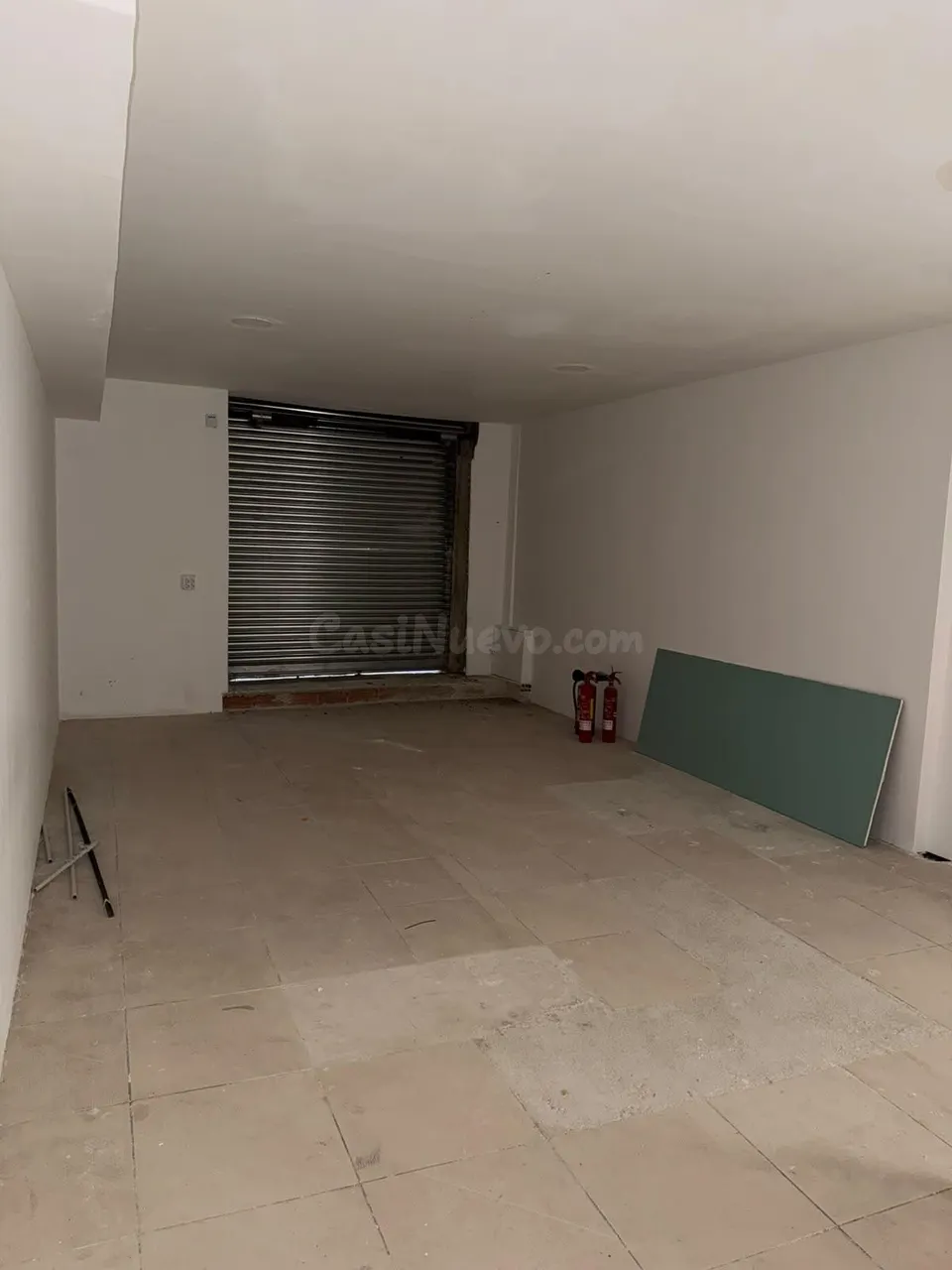 LOCAL COMERCIAL EN CALLE RAURIC, JUNTO A PLAÇA REIAL Y LAS RAMBLAS