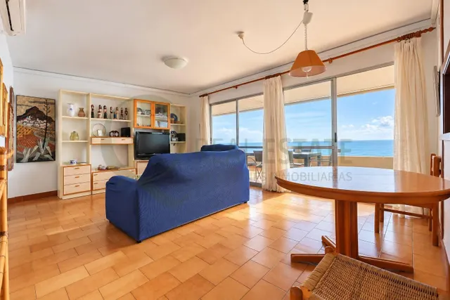 Vistas abiertas al mar y gran terraza en Cabo de las Huertas · 3 dormitorios y 2 baños — 8