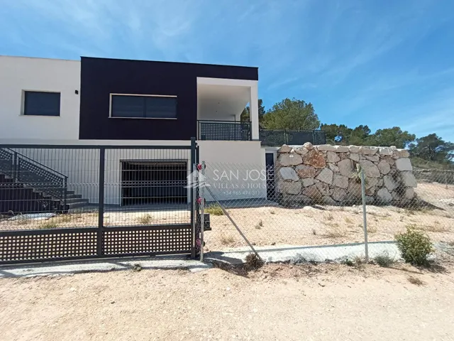 Se vende Villa con piscina en Cañada de la Leña — 47