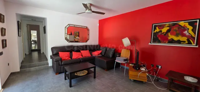 Exclusivo Chalet Reformado con Piscina Privada, a Solo 100 M - foto 4
