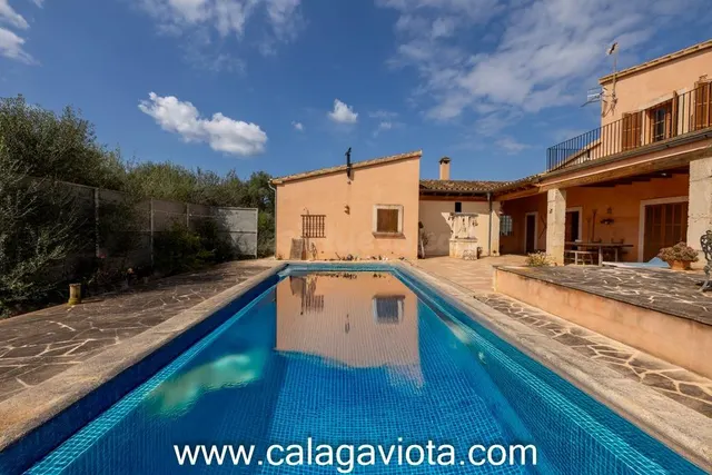 Encantadora casa de campo con piscina, pozo propio y vistas  - foto 3